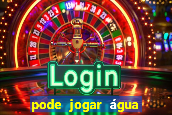 pode jogar água quente no vaso sanitário