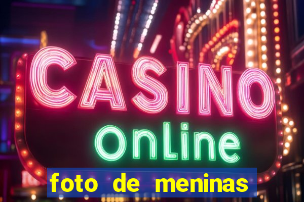 foto de meninas cacheadas no espelho